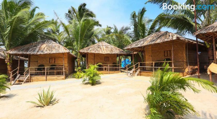 Blue Corner Beach Huts & Restaurant Бенаулім Екстер'єр фото